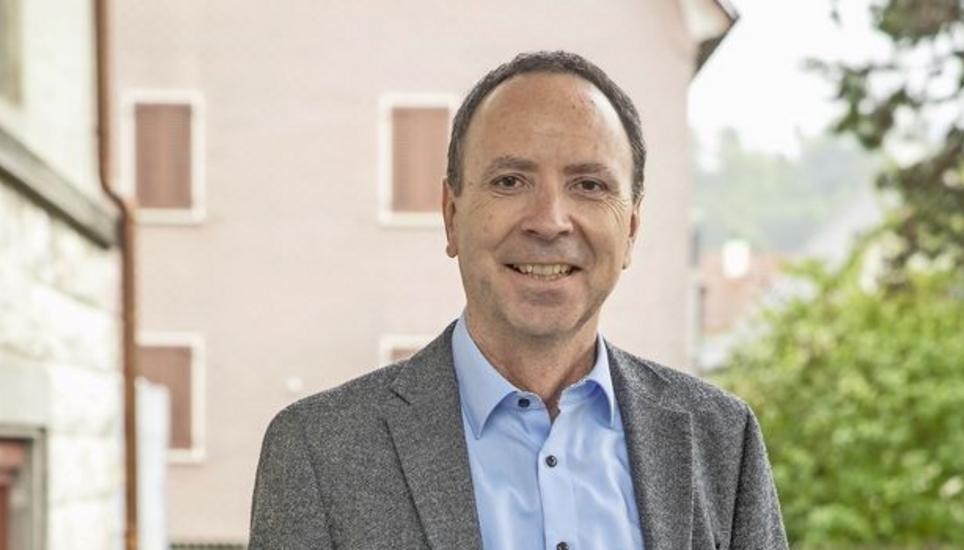 Felix Tenger (FDP) hat sich gut in sein Amt als Neuhauser Gemeindepräsident eingelebt. Bild: Roberta Fele