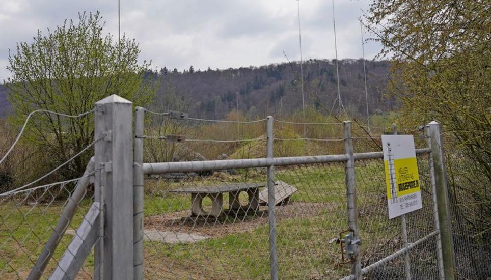 Im Industriegebiet von Beringen beim ehemaligen Tennisplatz SIG soll das neue Rechenzentrum entstehen. Bild: Tobias Bolli