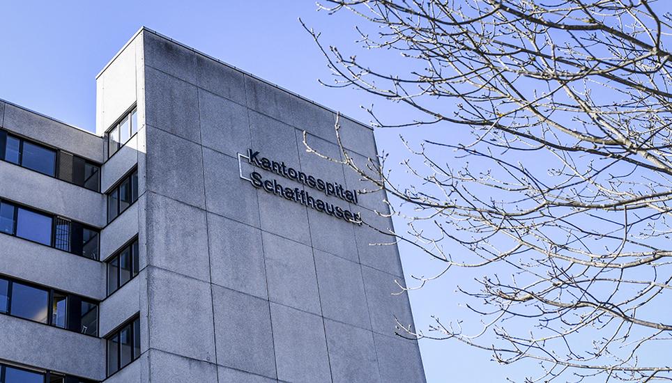 An die sechs Beatmungsgeräte sind drei Nicht-Covid- und drei Covid-Patienten angeschlossen. Bild: Melanie Duchene