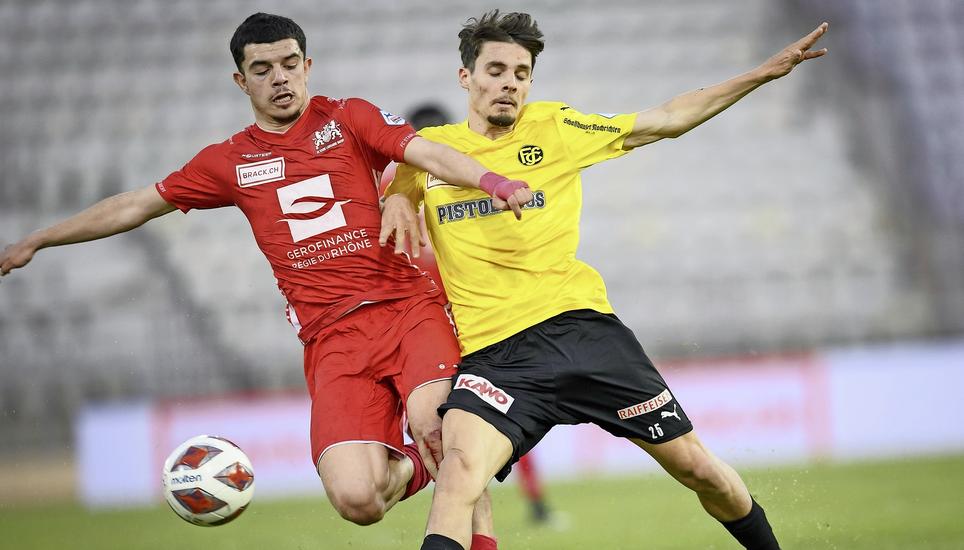 Uran Bislim (r.) kämpft verbissen gegen Zeki Amdouni. Doch aller Einsatz war zu wenig, der FCS verliert mit 1:2. Bild: Key