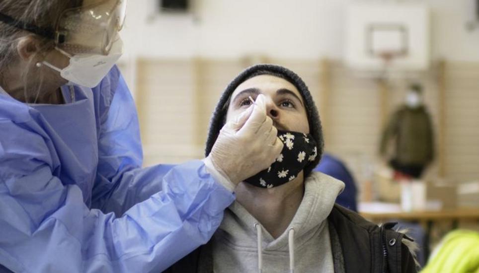 «Testen, testen, testen» lautet das Motto im Kampf gegen das Coronavirus. Bild: Key