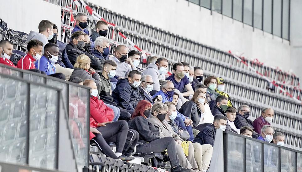 Beim letzten Heimspiel waren zum ersten Mal seit langem wieder Fans im Stadion. Bild: Roger Albrecht