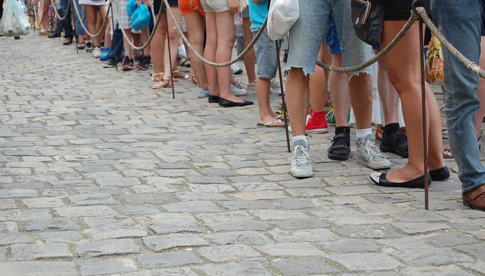 Wohl bald wieder Realität: Schlangestehen vor einem grossen Konzert. Symbolbild: Pixabay