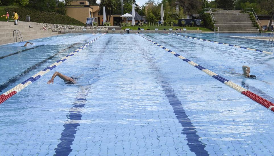 Ein Schwimmer zieht seine Runden. Bild: Melanie Duchene