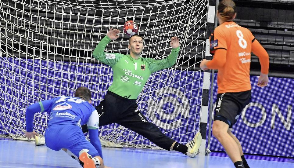 Kadetten-Keeper Kristian Pilipovic (grünes Trikot) soll gegen Kriens wieder der gewohnt starke Rückhalt sein. Bild: Michael Kessler