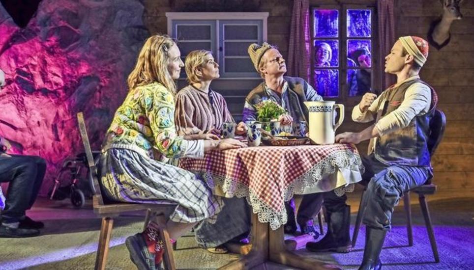 Die Familie Holzer mimt ein gutschweizerisches Familienidyll. Bild: zvg