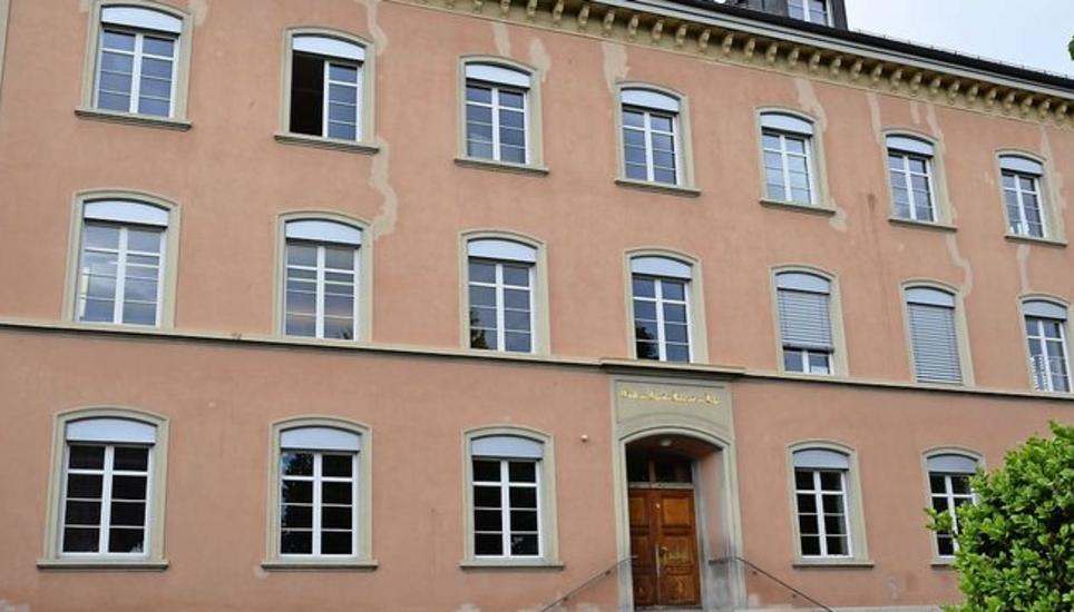 Das Schulhaus Schanz in Stein am Rhein hat hohen Sanierungsbedarf. Bild: Thomas Martens