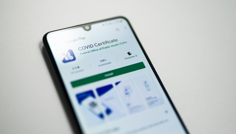 Auch die App für das Covid-Zertifikat bekommt eine wichtigere Rolle. Bild: Loris Vetter