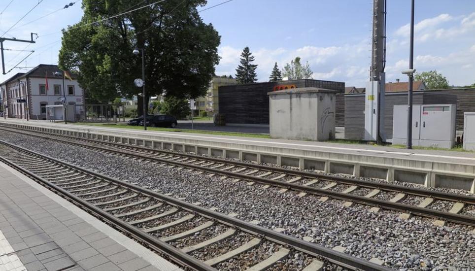 Beim Bahnhof Neunkirch soll eine neue Unterführung gebaut werden. Bild: Rolf Hauser