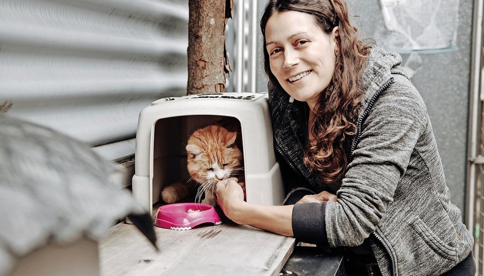 Die Leiterin des Katzenhauses, Linda Strack. Bild: Roberta Fele