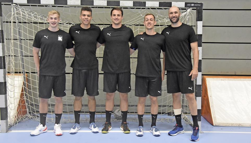 Die neuen Kadetten-Spieler: (v.l.) Torben Matzken, Ephrahim Jerry, Michael Kusio, Marvin Lier und Joan Canellas. Bild: Philipp Hagen