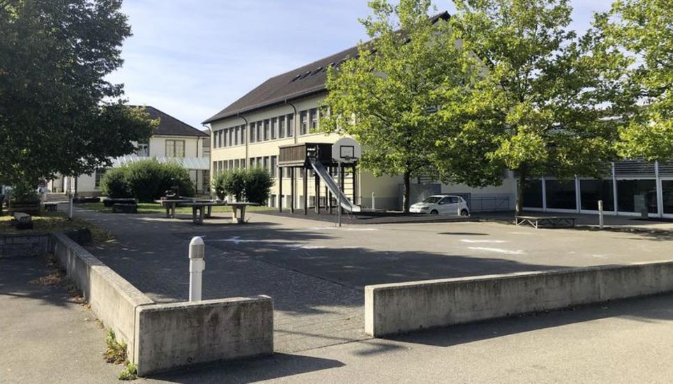 In Zukunft sollen Unterklettgauer Oberstufenschüler in Neunkirch zusammen zur Schule gehen. Bild: Tobias Bolli