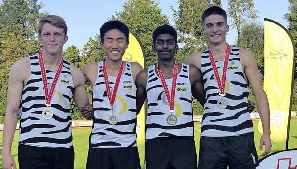 Die U 20 der Männer mit Felix Doll/Liu Li/Harry Sowadararajan/Beat Iseni (v. l.) mit Silber über 4 x 100 m.