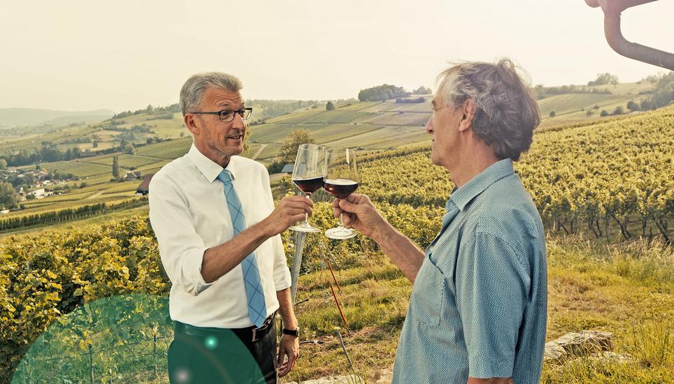 Als Krönung entsteht ein edler Tropfen – im übertragenen Sinn kann dieser schöne finanzielle Ertrag in der dritten Lebensphase, der Pension, zum vollmundigen Genuss werden.