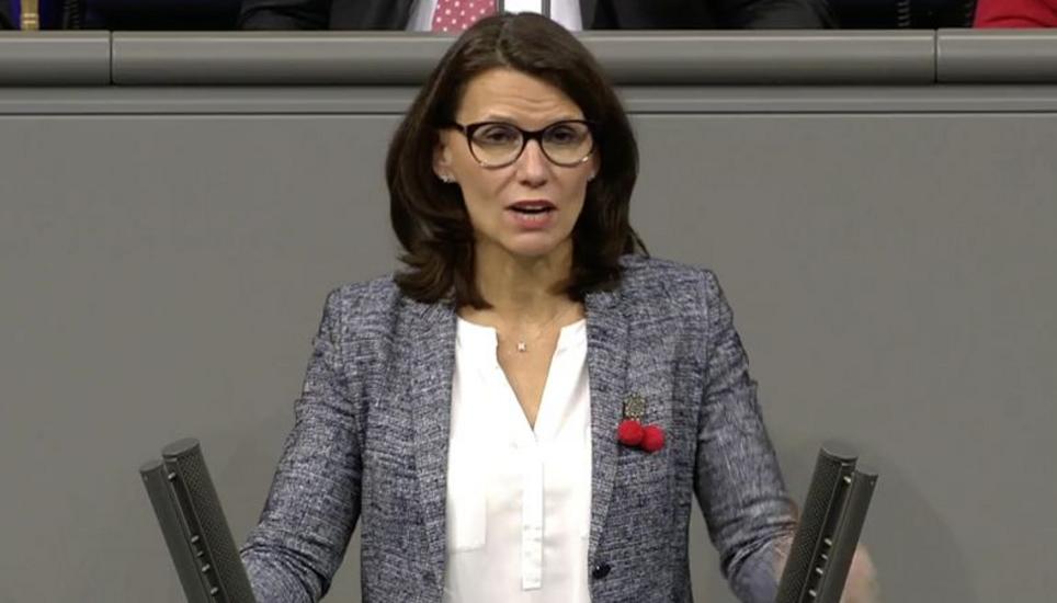 Rita Schwarzelühr-Sutter spricht im Deutschen Bundestag über Umwelt- und Klimaschutz. Bild: Key