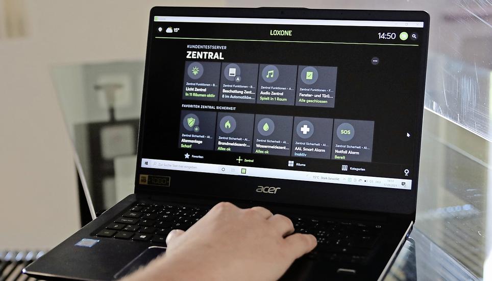 Die elektrische Welt wird immer digitaler: Bachmann Neukomm rüstet auch Smart Homes aus. Bild Ramona Melis
