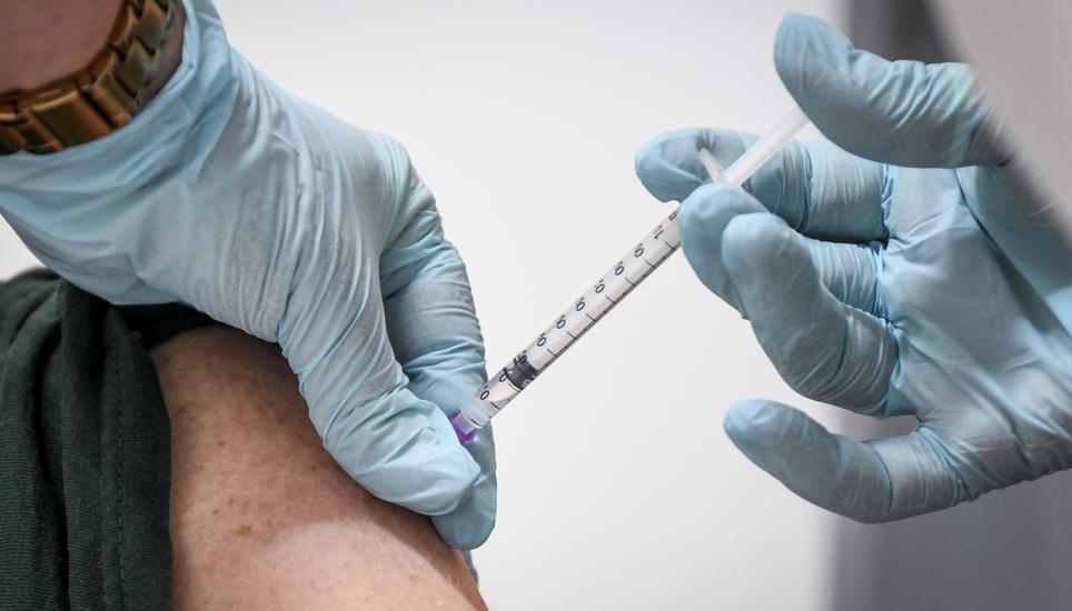 Im Kantonalen Impfzentrum kann man sich nun auch mit dem bivalenten Impfstoff von Pfizer impfen lassen. Bild: Melanie Duchene
