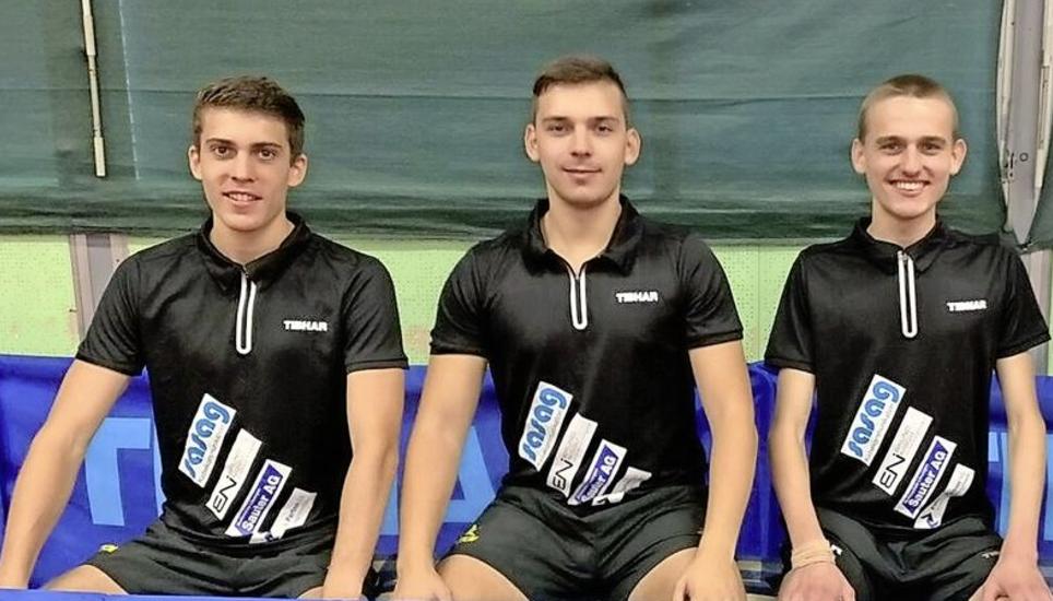 Das NLA-Team des TTC Neuhausen tritt in der Saison 2021/22 mit Elias Hardmeier, Filip Karin und Mauro Schärrer (v. l.) an – auch noch im TTCN-Kader Numa Ulrich. Bild: pd