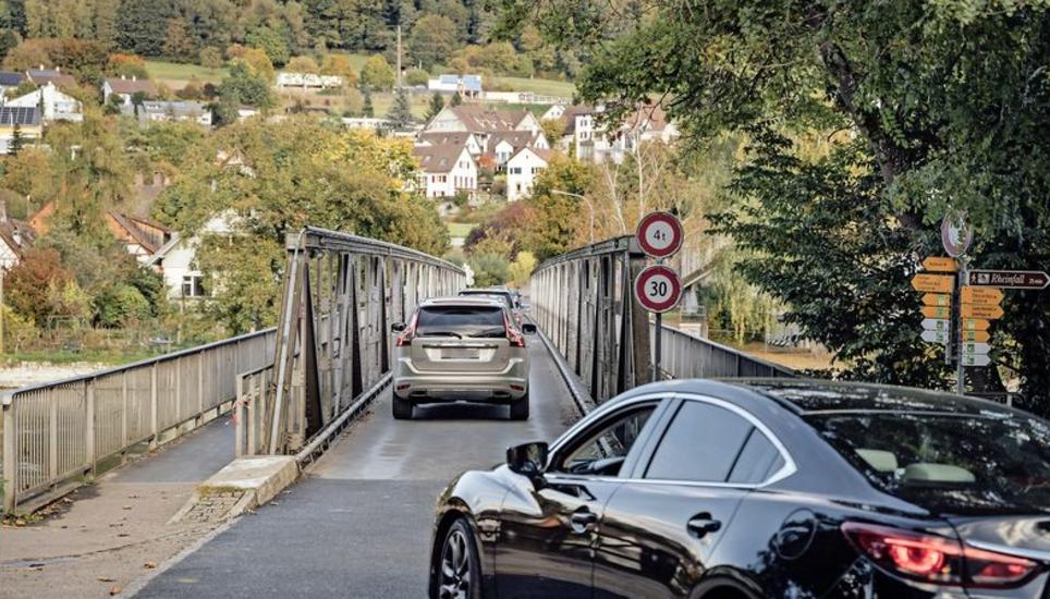 Derzeit wird abgeklärt, wie lange die Brücke noch nutzbar ist, bis sie totalsaniert oder ersetzt werden muss. Bild: Roberta Fele