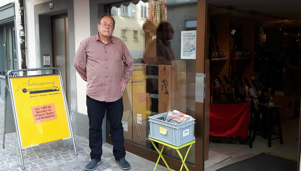 Franz Elsener muss mit seinen Instrumenten für zwei Monate umziehen. Bild: Eva Kunz