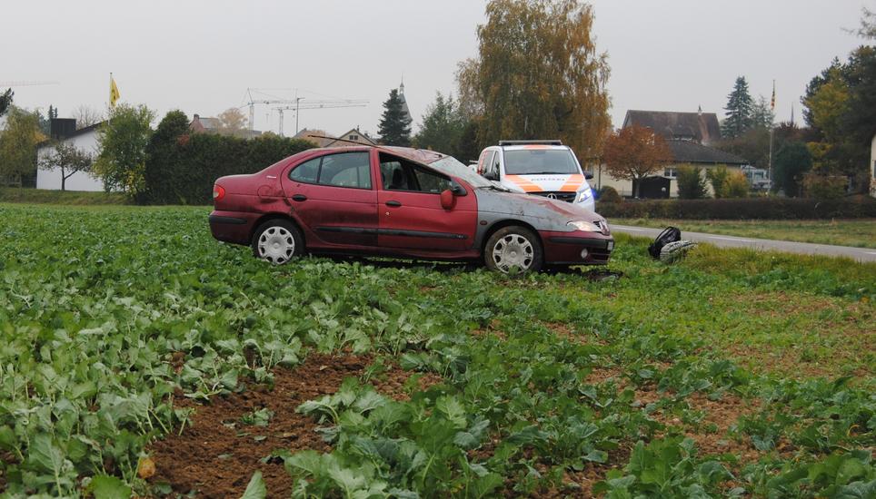 Der Wagen erlitt einen Totalschaden. Bild: SHPol