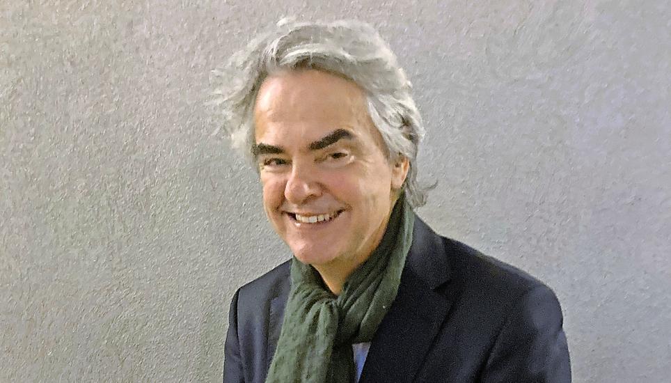 Geht auf die Sechzig zu und hat sich mit einem eigenen Literaturverlag einen Traum erfüllt: Matthias Ackeret. Bild: Andrea Tedeschi