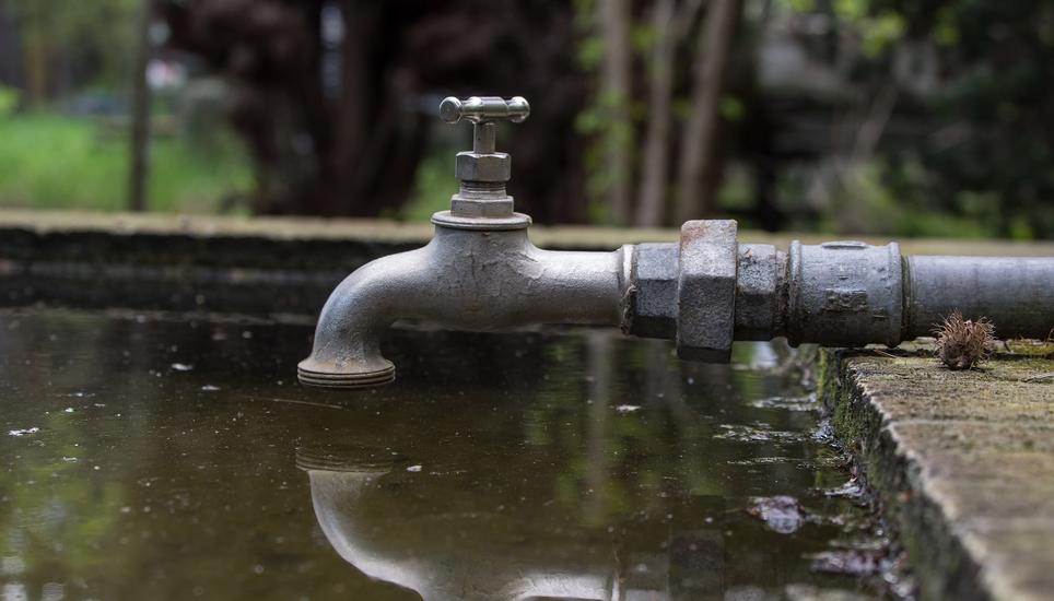 Bedenkenlos trinkbar: Das Wasser aus Neuhauser Brunnen. Symbolbild: Pixabay