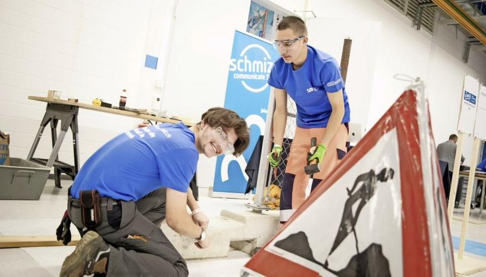 Zur Feier gehörte auch eine Ausstellung der verschiedenen Facetten des Berufs der Fachleute Betriebsunterhalt. Bilder: Roberta Fele
