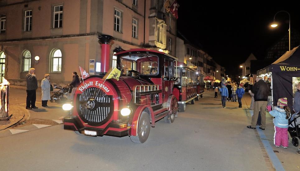 Der «Rhyfall Express» ermöglichte ein bequemes Einkaufserlebnis. Bild: Rolf Hauser