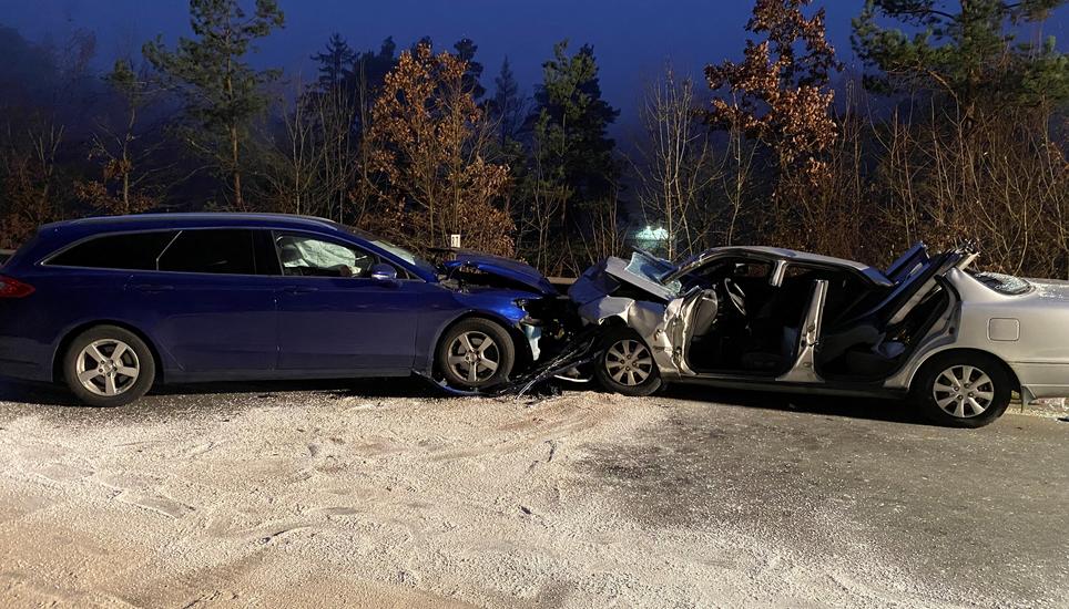 Der Strassenabschnitt zwischen Thayngen und Kesslerloch musste in beide Richtungen gesperrt werden. Bild: SHPol