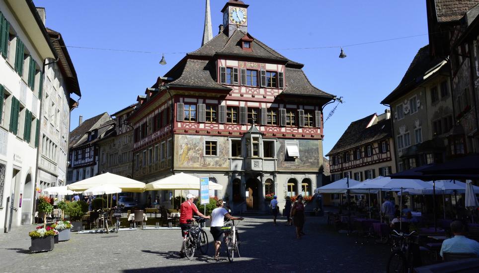 Nach dem starken Einbruch im vergangenen Jahr kamen 2021 wieder mehr Touristen nach Stein am Rhein. Bild: Thomas Martens
