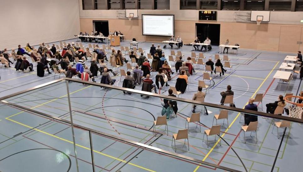 Die Budgetgemeindeversammlung fand in der Saalsporthalle Schalmenacker statt. Bild: Alexander Joho