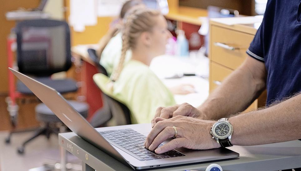 Das elektronische Patientendossier soll das Gesundheitswesen effizienter machen. Bild: Key