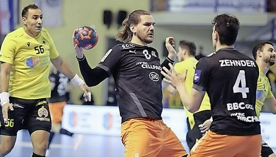 Kreisläufer Erik Schmidt und Flügel Samuel Zehnder spielten beim Auswärtssieg der Kadetten in Athen eine ganz wichtige Rolle. Bild: EHF