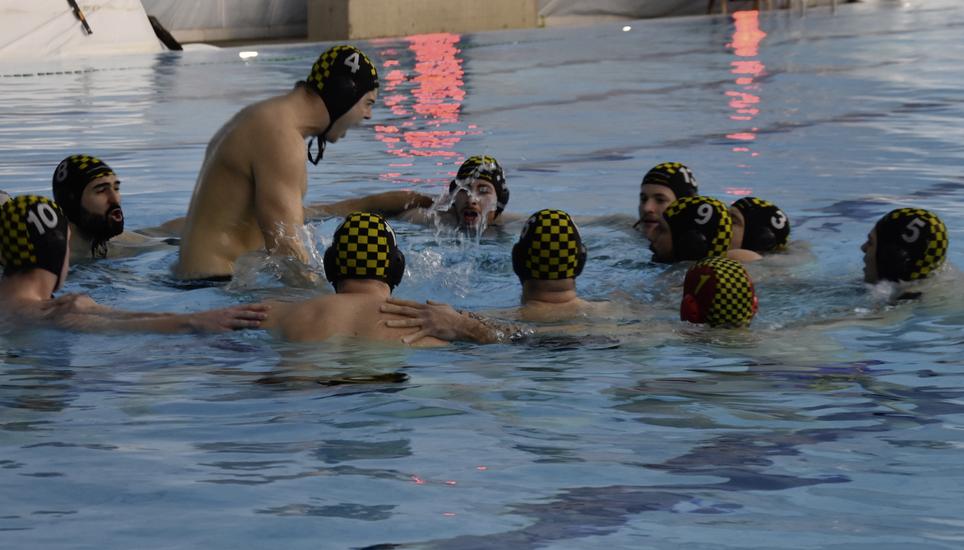 Captain Maurice Corbach (Mitte) und der SC Schaffhausen motivieren sich vor dem Match gegen Horgen. Bild: Pascal Oesch
