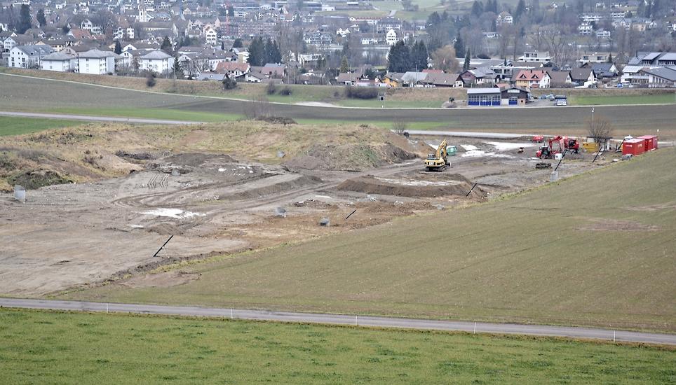 Links neben der Deponie Bälisteig-West in Eschenz entsteht eine neue Ablagerungsstätte für Bauabfälle. Bild: Thomas Martens
