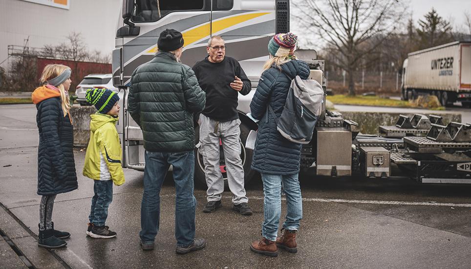 Die Begegnungen an Heiligabend auf dem Parkplatz an der Grenze bei Thayngen waren für das Reporterteam herzerwärmend. Bild: Melanie Duchene