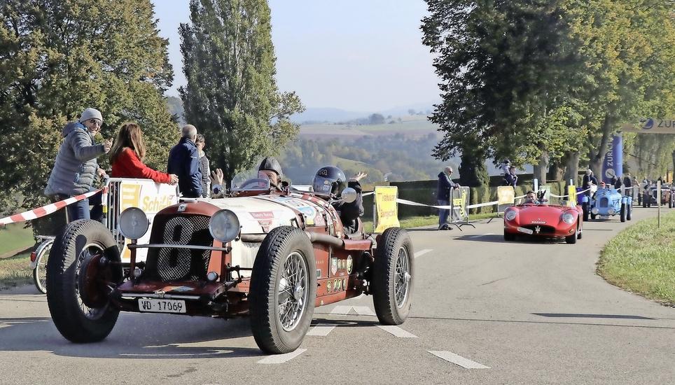 Die Freude an den historischen Fahrzeugen war gross unter den etwa 4000 Autonostalgikern. Bild: Dominic Caviezel