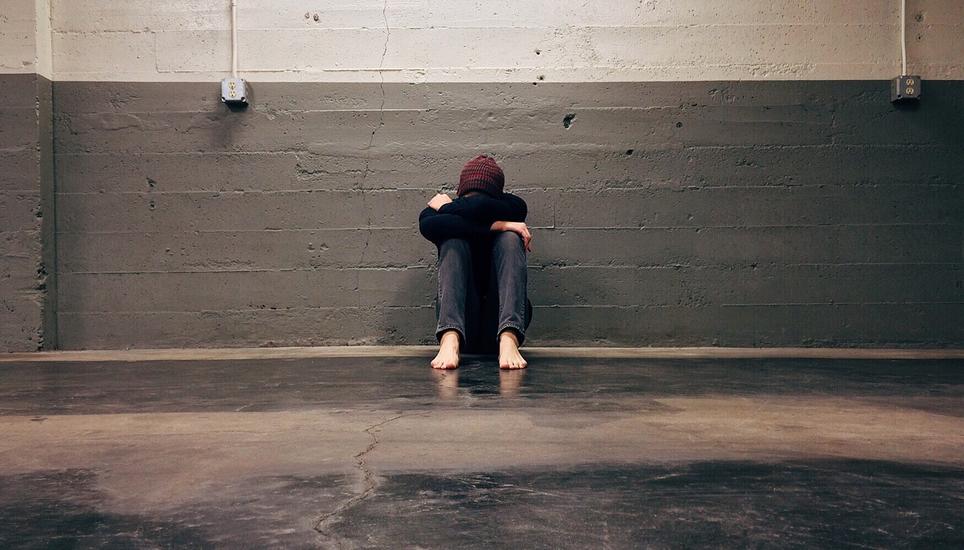 Die 25-jährige Dana ist mitten im Kriegsgebiet. Symbolbild: Pixabay