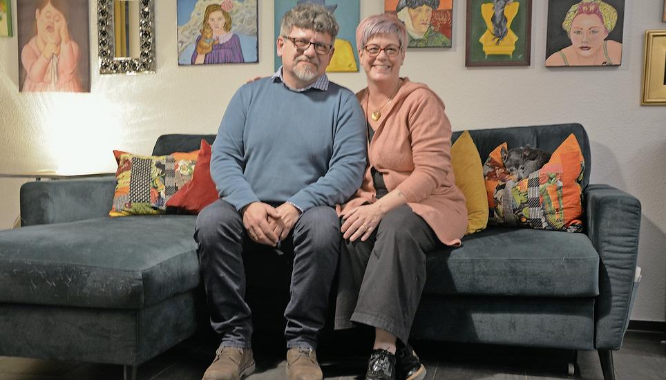 Ein Rafzer Herz für die Ukraine: Luis Martinez und Kristen Torkington. Bild: Alexander Joho