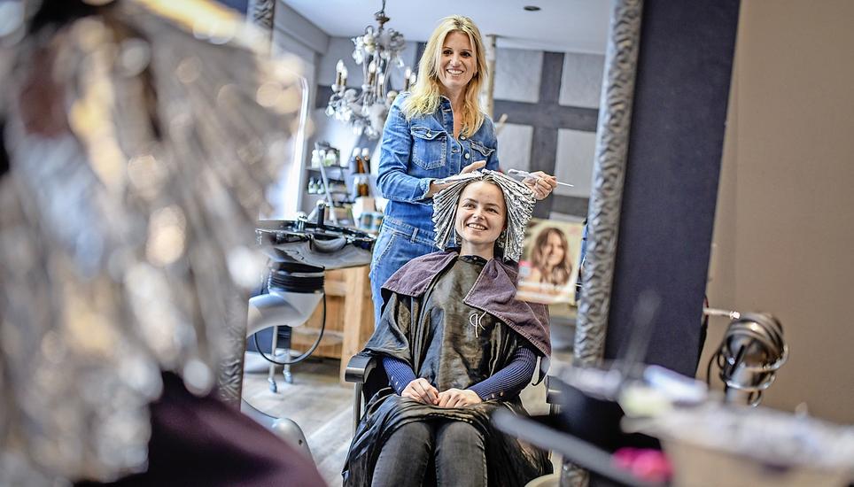 Die Ukrainerin Viktoria Sidyk bekommt einen neuen Look. Bild: Melanie Duchene