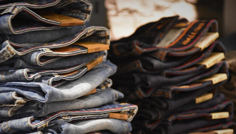 Kleider sind laut Bundesamt für Statistik von März auf April um zwei Prozent teurer geworden. Bild: Pexels