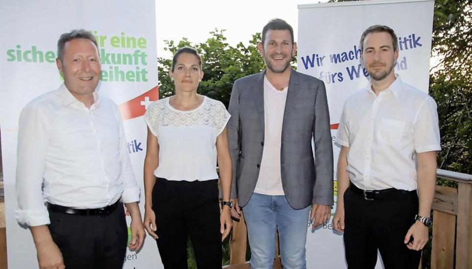 Die Weinländer Kandidierenden für die Kantonsratswahlen im Februar 2023 (v.l.): Paul Mayer, Andrina Trachsel, Matthias Stutz und Stefan Stutz. Bild: RoMü