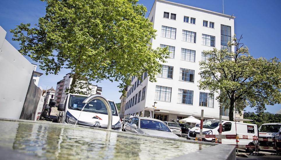 Noch ist der Industrieplatz hauptsächlich ein Parkplatz. Das soll sich mit der Umgestaltung ändern. Bild: Roberta Fele