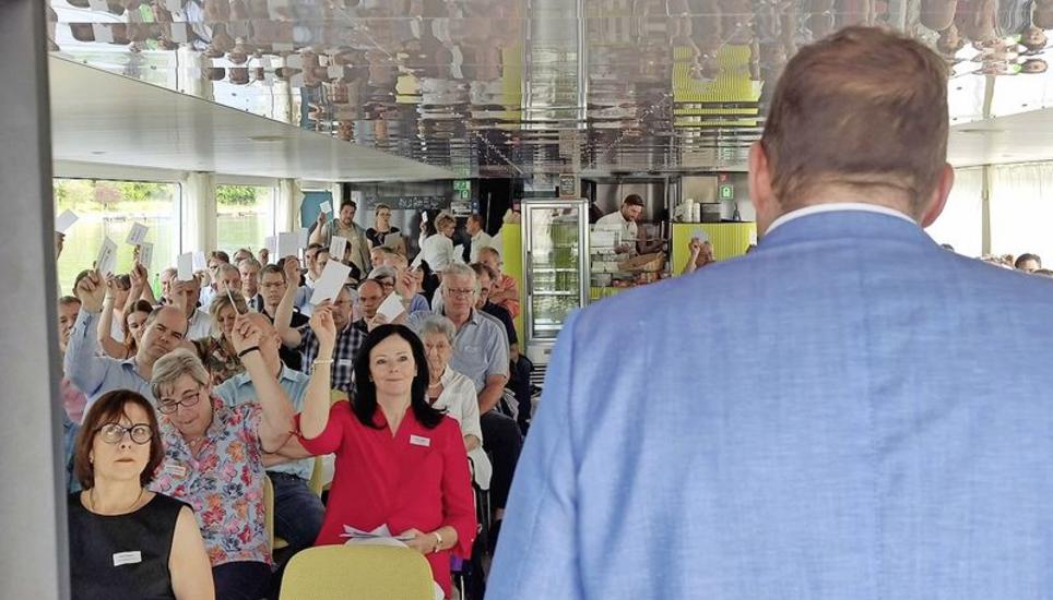 An Bord der «MS Thurgau» nahmen die Delegierten alle Geschäfte an. Bild: Kay Fehr