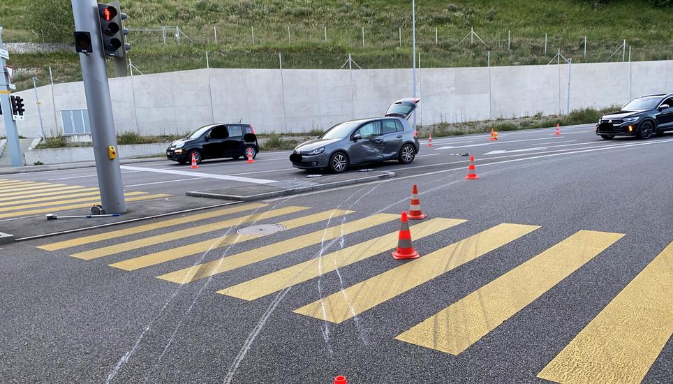 Der Unfallverursacher wurde bei Andelfingen geschnappt. Bild: SHPol