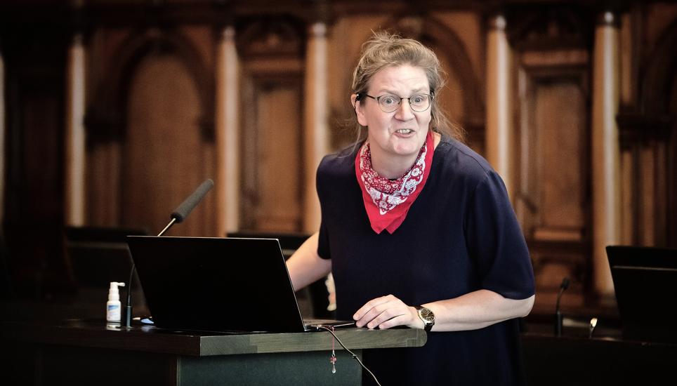 Mandy Ranneberg liest aus den Briefen von Fanny Hoppe-Moser. Bild: Roberta Fele