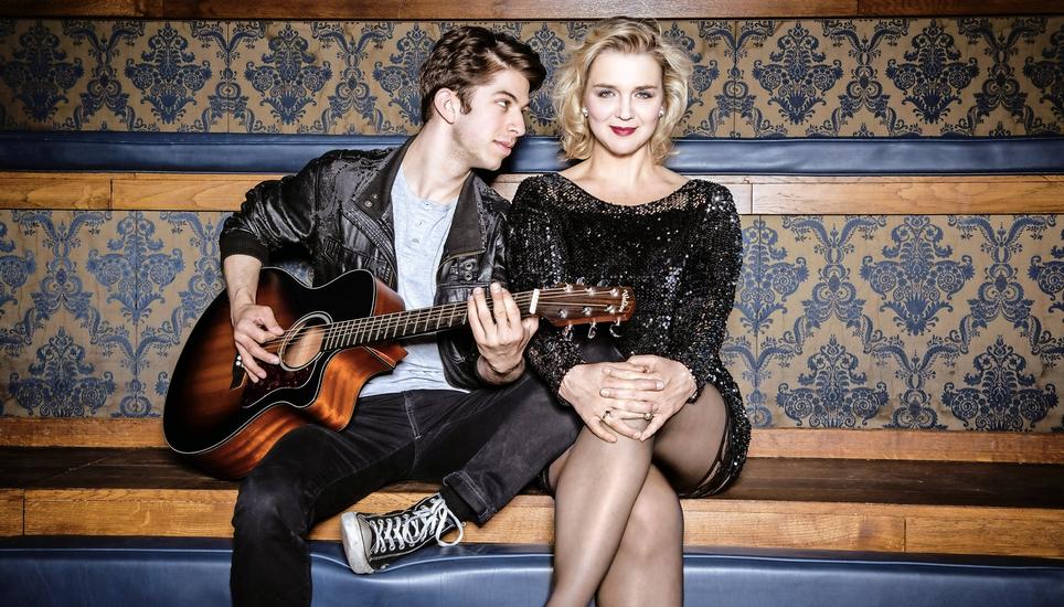 Ein Power-Duo: Delio Malär und Cornelia Schirmer gastieren mit ihrem neuen Micro-Musical Im Stadttheater. Bild: zVg/Andreas Schlieter
