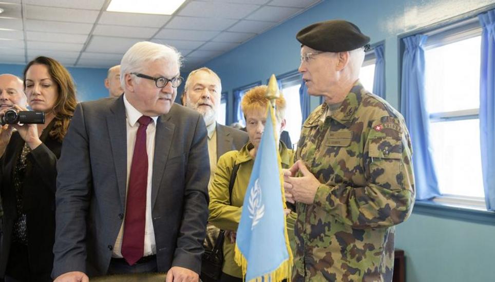 2014 empfing Urs Gerber (r.) den damaligen deutschen Aussenminister Frank-Walter Steinmeier in Panmunjeom. Bild: Key