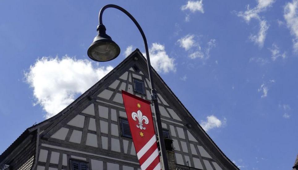 Als erste Gemeinde im Kanton betrieb Hallau seine Strassenbeleuchtung mit eigenem Strom. Bild: Theo Kübler